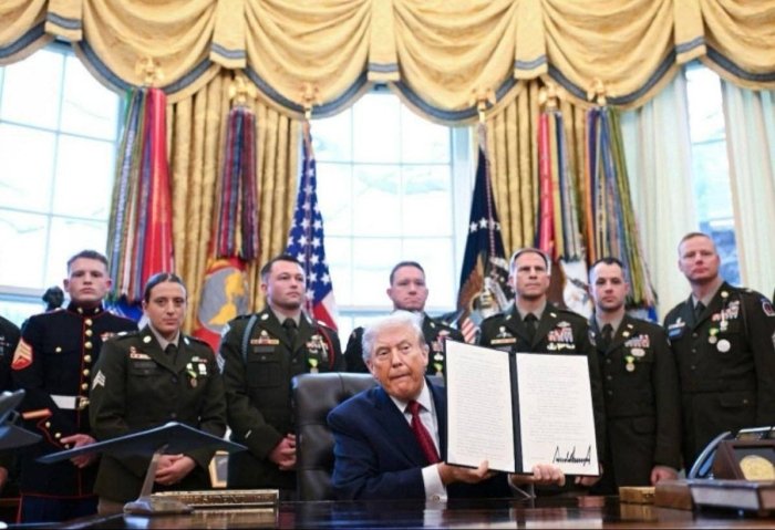 Tramp ikkinchi prezidentlik muddatida rekord darajada ko‘p, 221 ta farmonni imzoladi