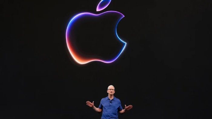 Трамп божлари Apple компаниясига 900 миллион долларга тушди