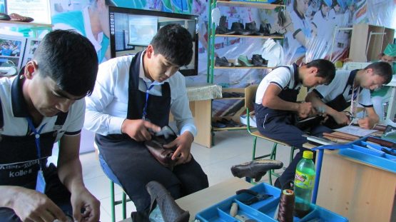 Мактаб битирувчиси ҳеч бўлмаганда битта касбни эгаллаб катта ҳаётга қадам қўйсин – Президент