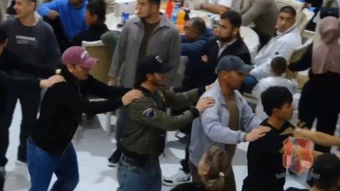 Rossiyada Jaloliddin Ahmadaliyevning konsertiga "OMON"chilar bostirib kirdi
