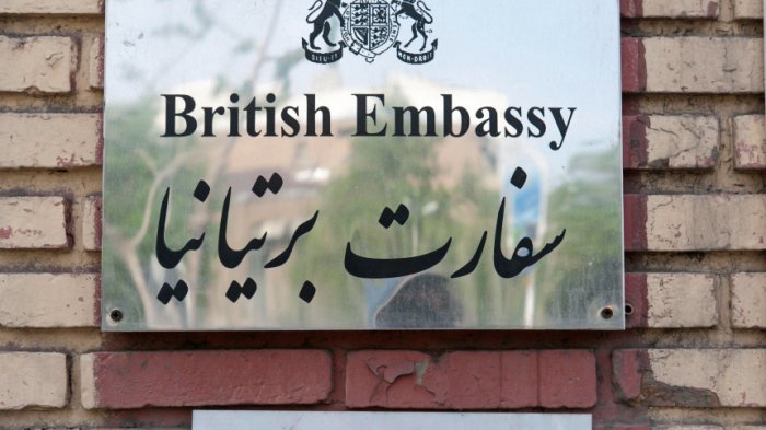 Buyuk Britaniya va Vengriya Erondagi diplomatlari mamlakatdan olib chiqilganini e’lon qildi