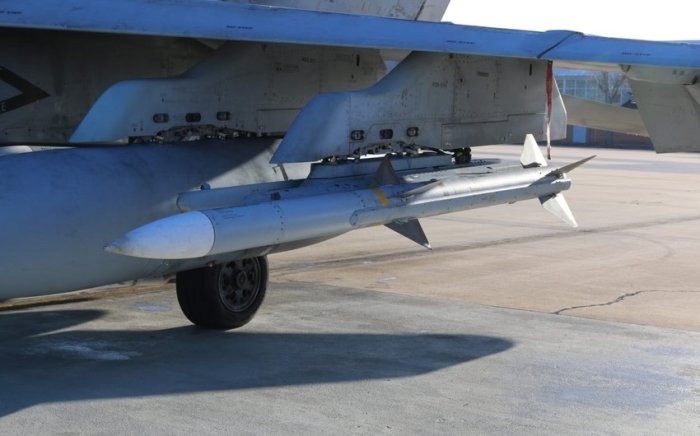 АҚШ Полшага 1,33 миллиард долларга ҳаво-ҳаво ракеталарини сотишни маъқуллади