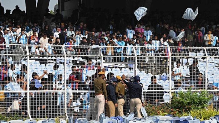 Hindistonda argentinalik futbolchi Lionel Messining tashrifi ommaviy tartibsizliklar bilan yakunlandi