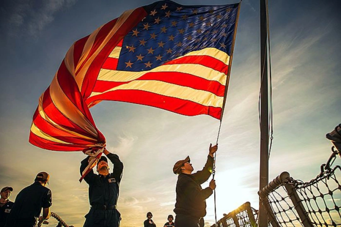 АҚШ ҳарбий-денгиз кучлари Ўрта ер денгизида ҳарбий кемаларсиз қолди