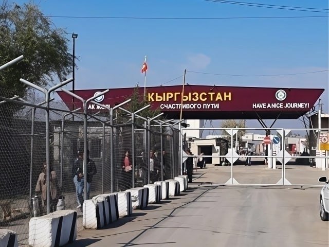 Mirziyoyev "Do‘stlik" postidagi tirbandliklarni tanqid qildi