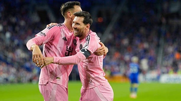 Messi faoliyatida 1300 ta golda ishtirok etgan ilk futbolchiga aylandi