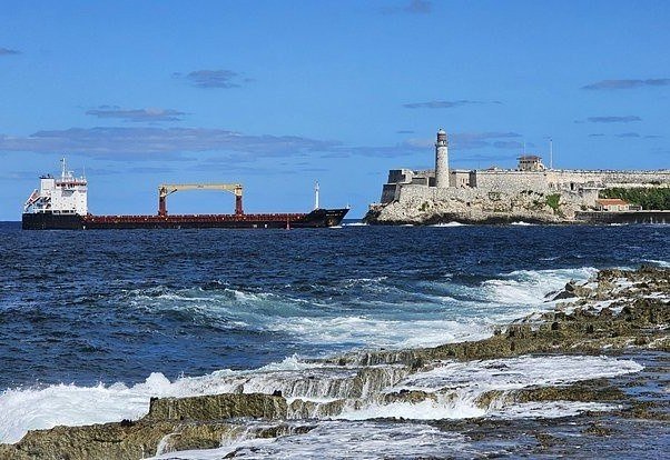 AQSh sanksiyalariga qaramay, neft va gaz ortilgan Rossiya kemalari Kubaga yo‘l oldi