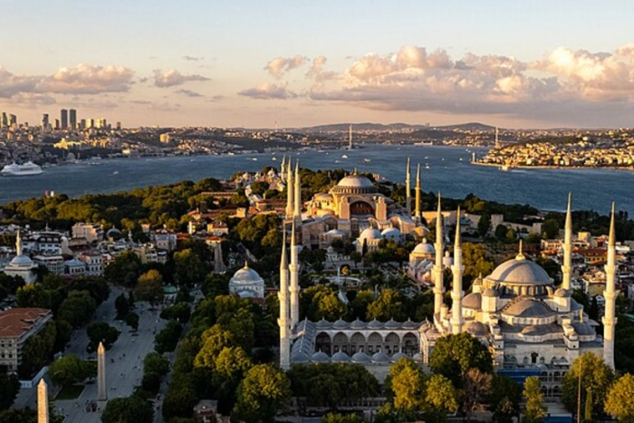 Istanbulning to‘rt tumanida ommaviy tadbirlarni o‘tkazish taqiqlandi Istanbulning to‘rt tumanida ommaviy tadbirlarni o‘tkazish taqiqlandi