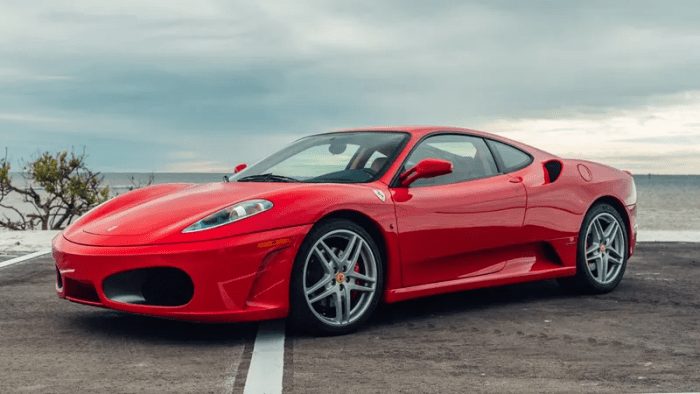 Трампнинг Ferrari автомобили кимошди савдосига қўйилди