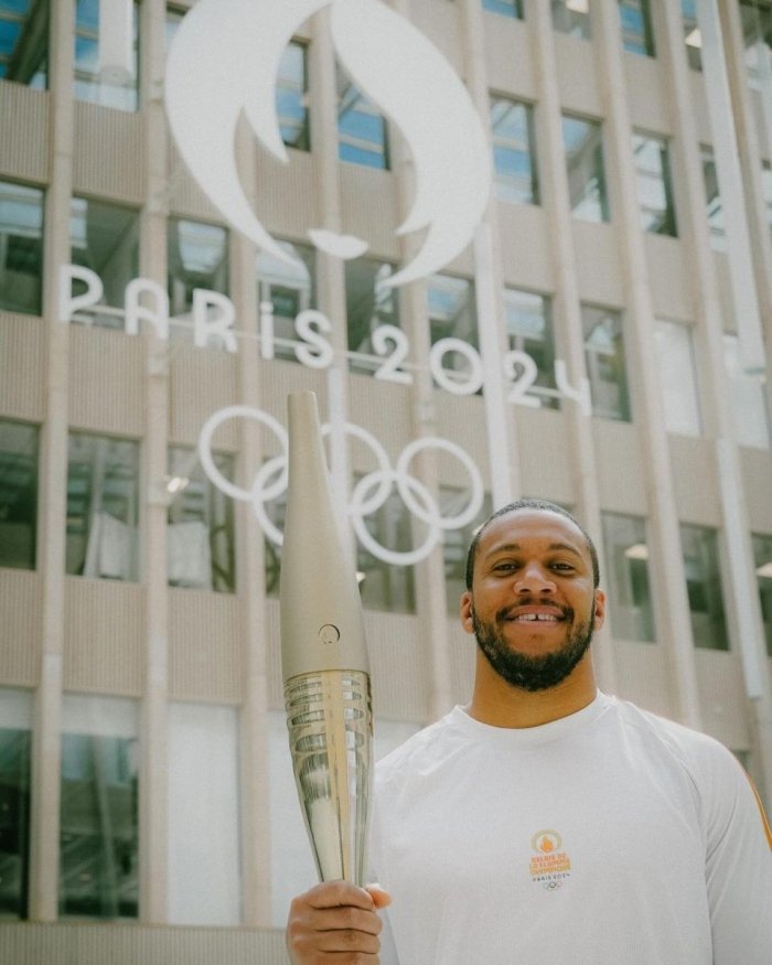 UFC jangchisi Parij-2024 Olimpiya mash’alasini ko‘taradi