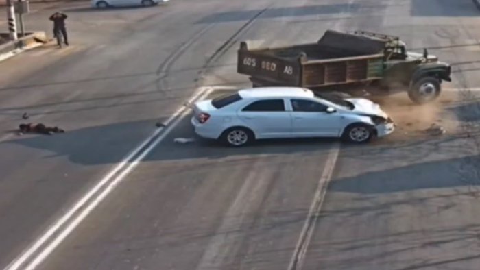 Андижонда мактаб ўқувчиси Зил уриб кетиши оқибатида ҳалок бўлди