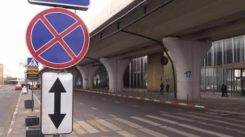 Yo‘nalishsiz taksilar "To‘xtash taqiqlanadi" belgisi amal qilish hududida to‘xtashi mumkin