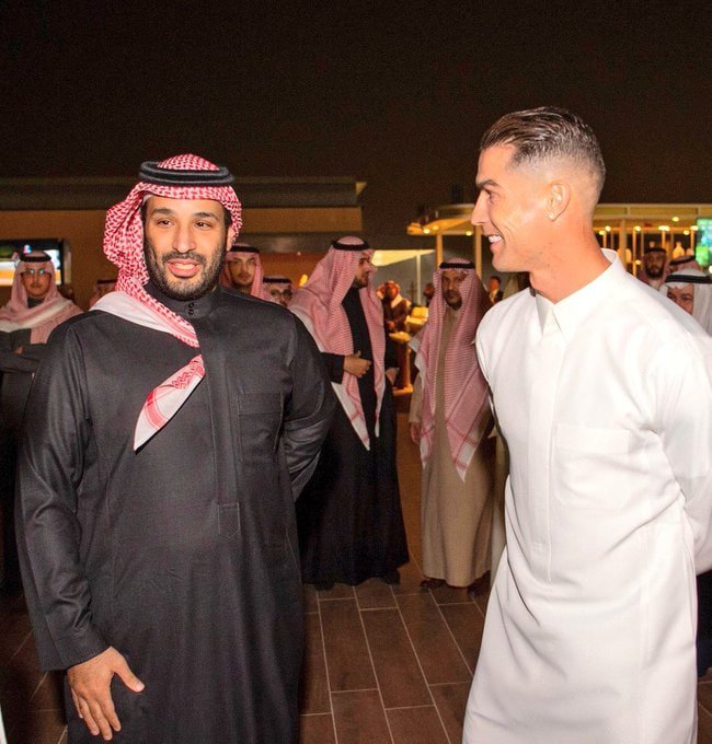 Ronaldu “Valensiya”ni sotib olmoqchi