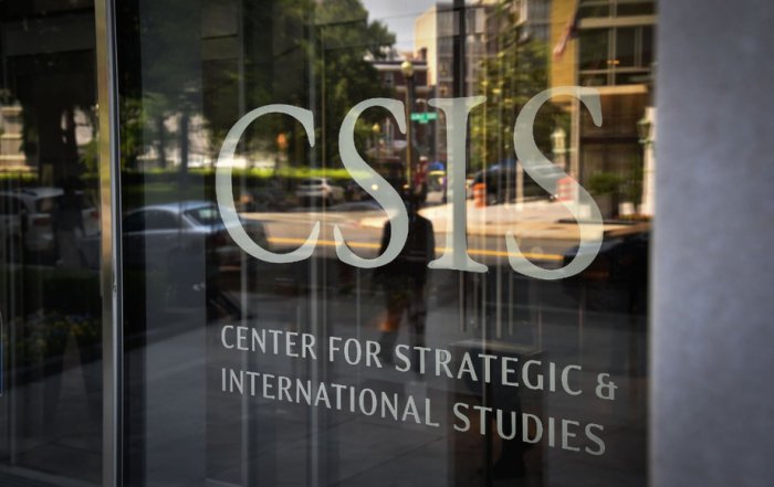 CSIS: Урушда 325 минг рус, 140 минг украин ҳарбийлари ҳалок бўлган