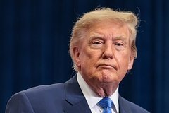 АҚШда телесуфлёр оператори Трампнинг нутқларига гаров тикиб, катта жаримага тортилди