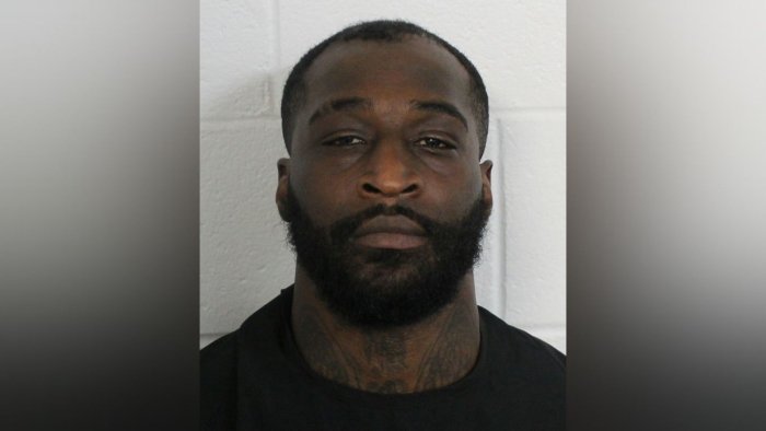 Трампни ўлдириш билан таҳдид қилган америкалик 3,5 йилга озодликдан маҳрум қилинди