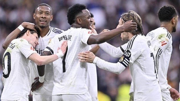 Vinisius Ronaldoga yetib oldi