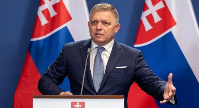 Словакия бош вазири Роберт Фицо иш жадвалини кескин ўзгартирди