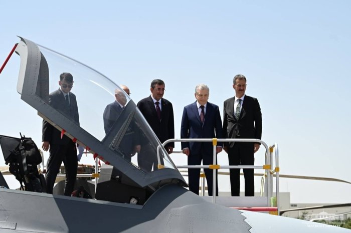 Ўзбекистон Президенти Туркия аэрокосмик компаниясида бўлди