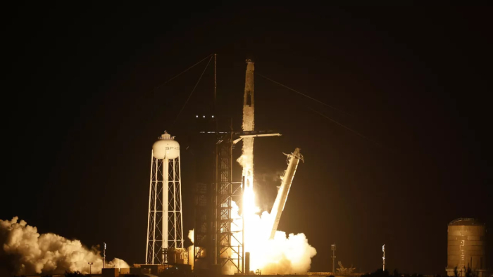 SpaceX: АҚШ биринчи Жанубий Корея жосуслик сунъий йўлдоши билан Falcon 9 ракетасини учирди