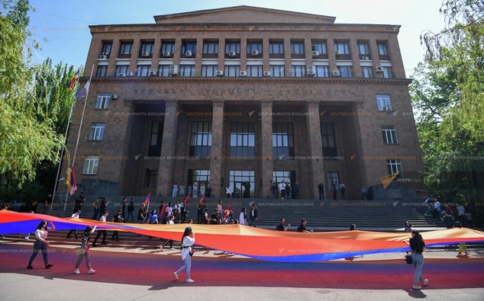 Ереванда норозилик намойишлари давом этмоқда