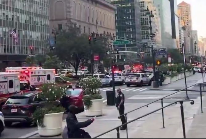  Нью-Йоркда отишма содир бўлди, қурбонлар бор — CBS News 