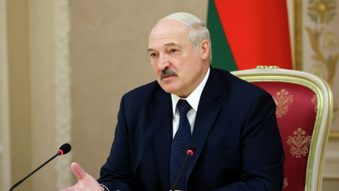 Lukashenko Keniyaga bordi, uni qishloq xo‘jaligi vaziri kutib oldi