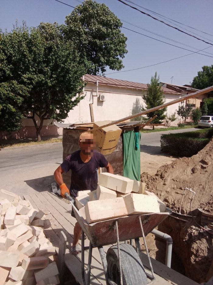 Qurilishdan topilgan ota aliment pullarini to‘lab berdi