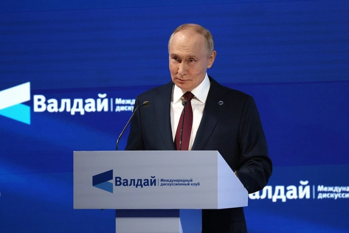 Putin: "Tramp qulay suhbatdosh, gachrchi u hammani hayratda qoldirishni yaxshi ko‘rsa-da"
