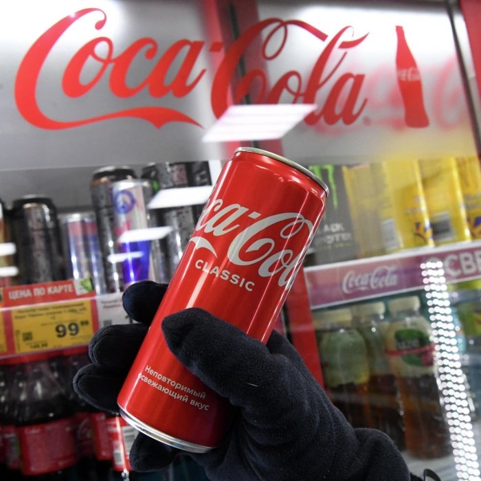 Emagan somsaga pul to‘lash: Trampning rejalari sabab Coca-Cola baloga qoldi