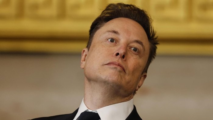 Маск: “Бу пул эмас, назорат масаласи!” — миллиардер Tesla’да қолиб, сиёсатдан узоқлашади