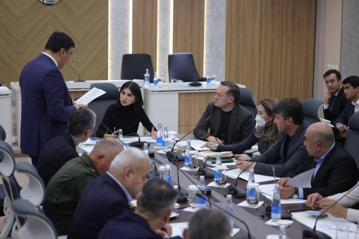 Prezident Administrasiyasi rahbari Saida Mirziyoyeva yig‘ilish o‘tkazmoqda
