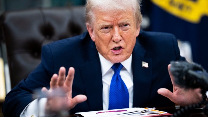 Трамп Мексикага ҳужумга тайёргарлик кўрилаётганини эълон қилди