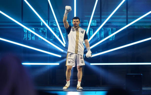 Isroil Madrimov Terens Krouford Virjil Ortisni mag‘lub etishini taxmin qildi