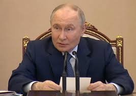 Putin harbiy bazalar, qurol omborlari va aerodromlar “ochiq maydonda” o‘rnatilmasligi uchun oldindan tayyorlanishni talab qildi