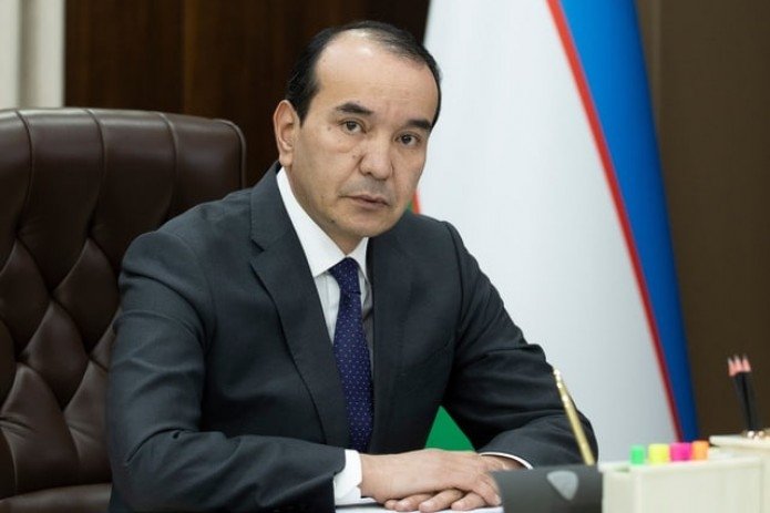 Озодбек Назарбеков: “Кўп санъаткорлар саводсизлигини кўрсатиб қўйди” (видео)