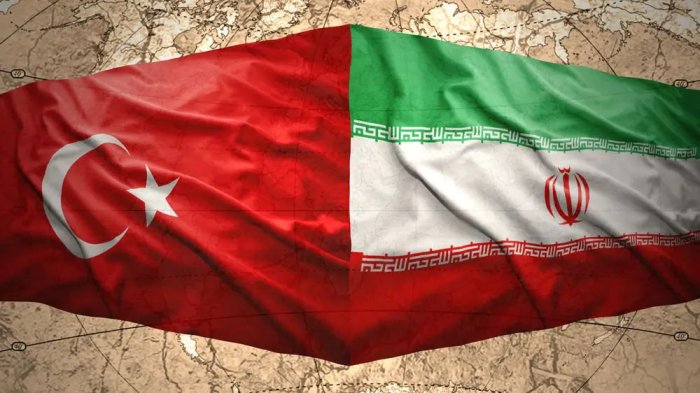 Эрон Туркия билан муносабатларни бузишга уринишда АҚШ ва Исроилни айблади