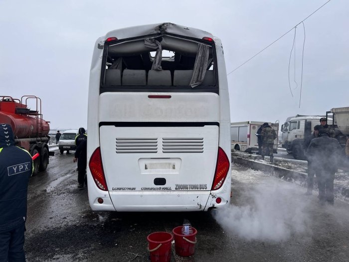 Samarqandda turistik avtobus ag‘darilib ketdi, qurbon bor