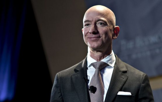 Amazon bosh direktori Jeff Bezos 3,1 milliard dollarga kompaniya aksiyalarini sotdi