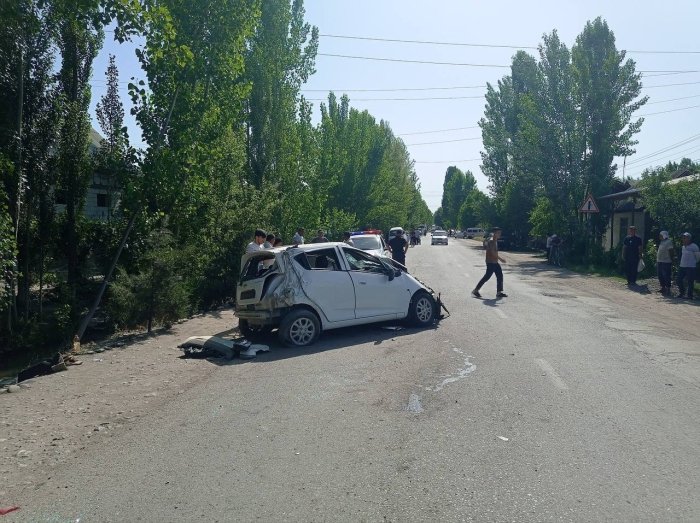 Andijonda voyaga yetmagan haydovchi avtomashinani ag‘darib yubordi
