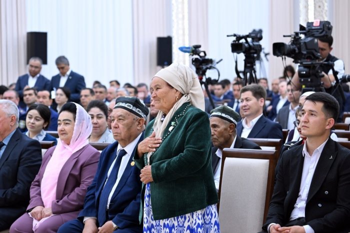 Хоразмлик фермерлар таннархни тушириш учун изланиб, янгилик қилаётгани таъкидланди