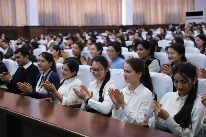 Ҳомиладор талаба-қизлар учун «иккинчи имконият» яратилади