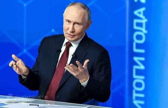Путин Россияда янги сафарбарлик тўлқини ҳақидаги миш-мишларни "сайловлар олдидан уюштирилган ахборот ҳужуми" деб атади