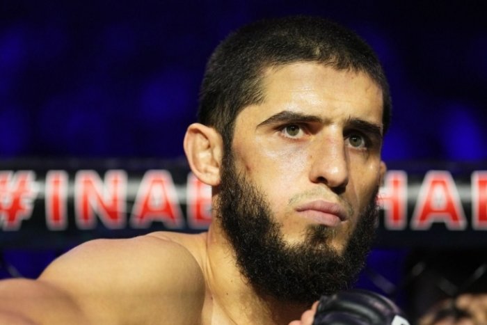 Ислам Махачев иккинчи камарни қўлга киритмай туриб, фаолиятини якунламоқчи эмас