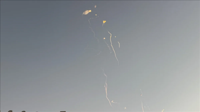 Qatar Mudofaa vazirligi raketa urib tushirilganini ma’lum qildi