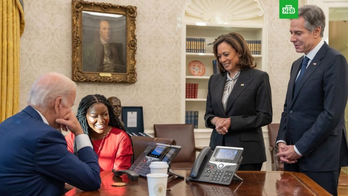 Bayden amerikalik basketbolchi Britni Grayner bilan uchrashdi