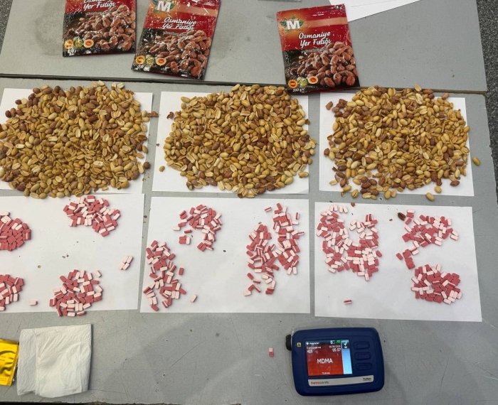 35 dollar evaziga bojxonadan olib o‘tilayotgan sumkadan sintetik narkotiklar topildi!