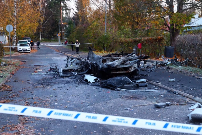 Mehmonxona oldida furgonning portlashi oqibatida ikki kishi halok bo‘ldi