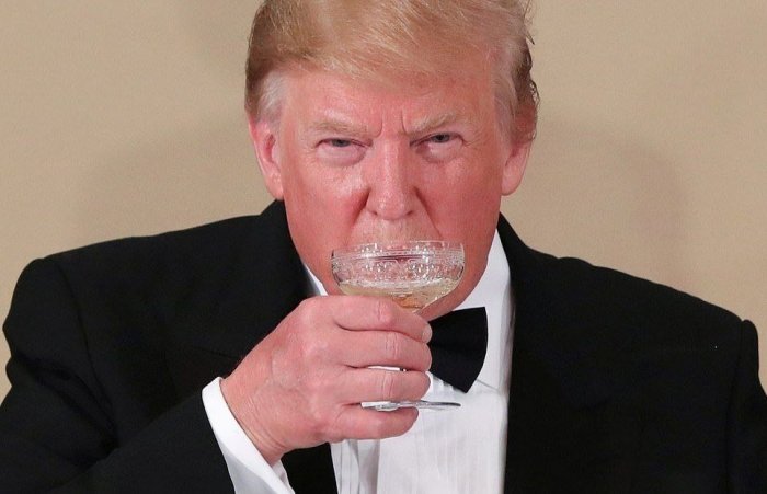 Доналд Трамп: “Бутун ҳаётим давомида алкогол ёки наркотик моддалар истеъмол қилмаганман”