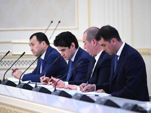 Mirziyoyev sport kollejlari foyda bermayotganini tanqid qildi